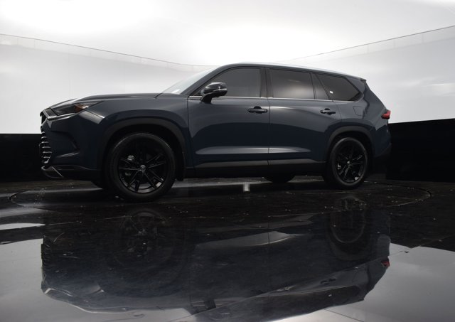 Vehicle image 32 of 43