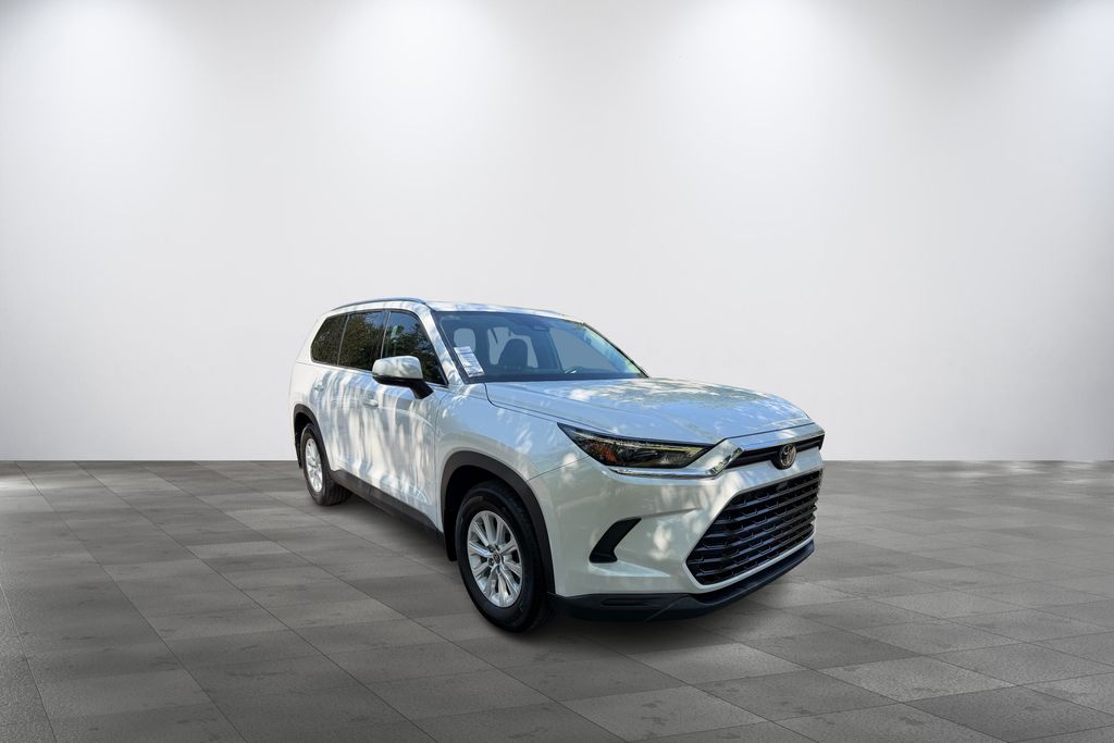 2024 Toyota Grand Highlander XLE Image 3 of 30