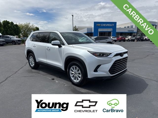 2024 Toyota Grand Highlander XLE Image 3 of 27