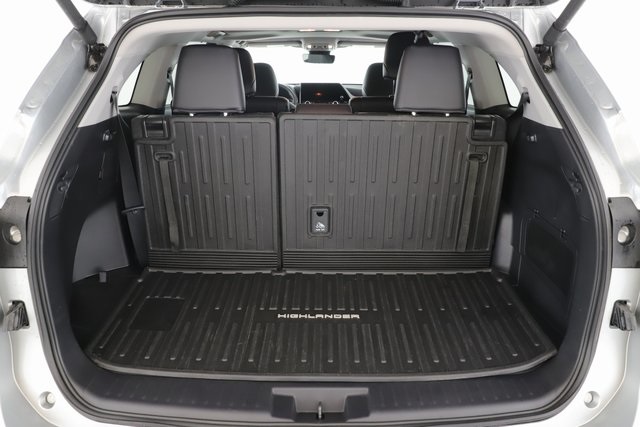 Vehicle image 29 of 32