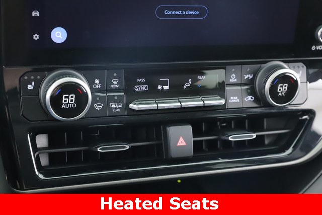 Vehicle image 10 of 32