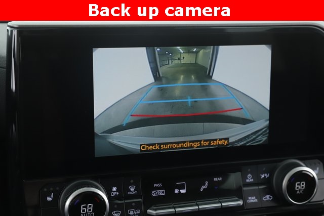 Vehicle image 11 of 32