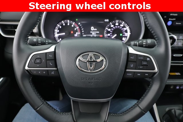 Vehicle image 23 of 32