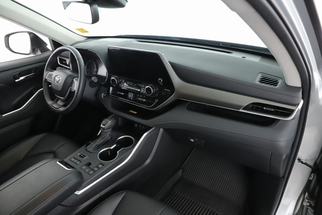 Vehicle image 31 of 32