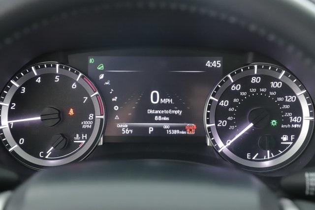 Vehicle image 22 of 32