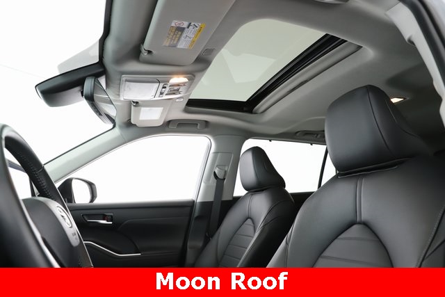Vehicle image 20 of 32