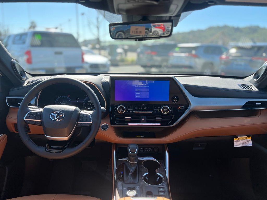 Vehicle image 9 of 27