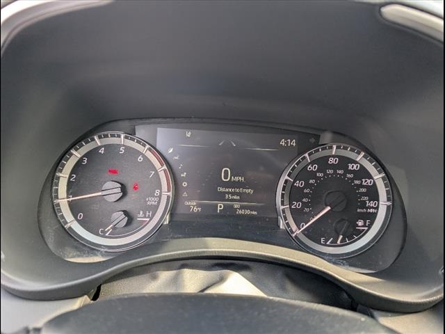 Vehicle image 14 of 25