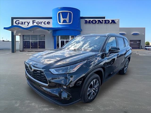 Vehicle image 1 of 25