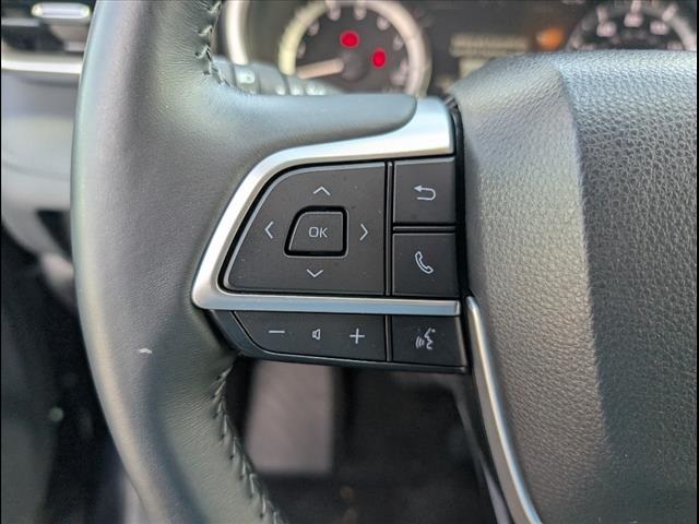 Vehicle image 7 of 25