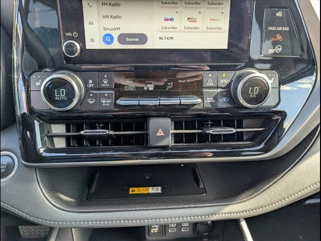 Vehicle image 12 of 25