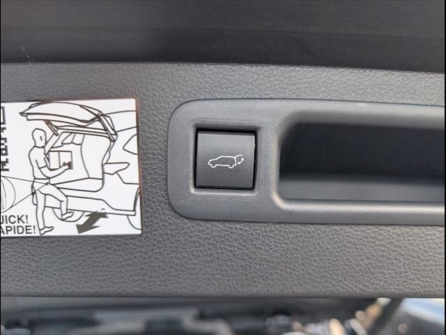 Vehicle image 22 of 25