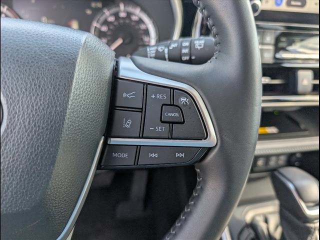Vehicle image 9 of 25