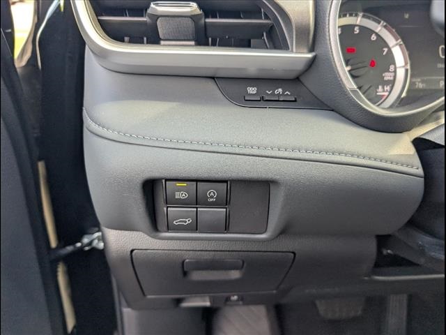 Vehicle image 15 of 25