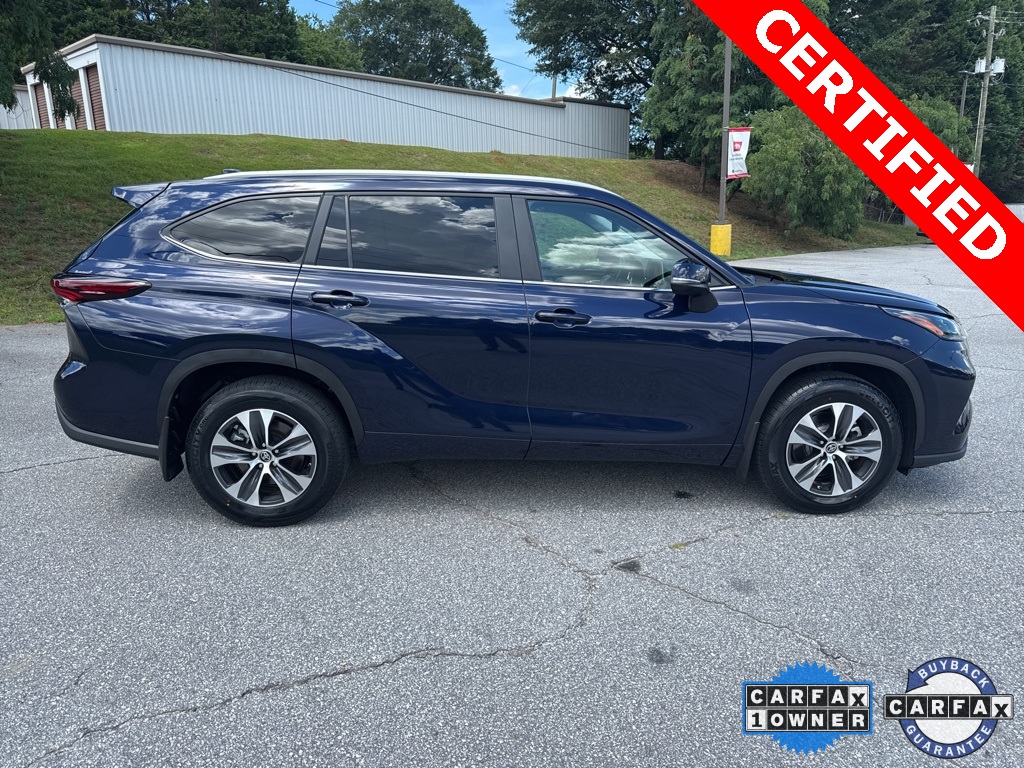 Vehicle image 3 of 16