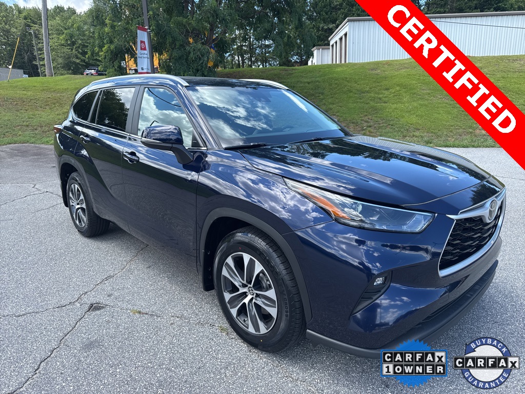 Vehicle image 2 of 16