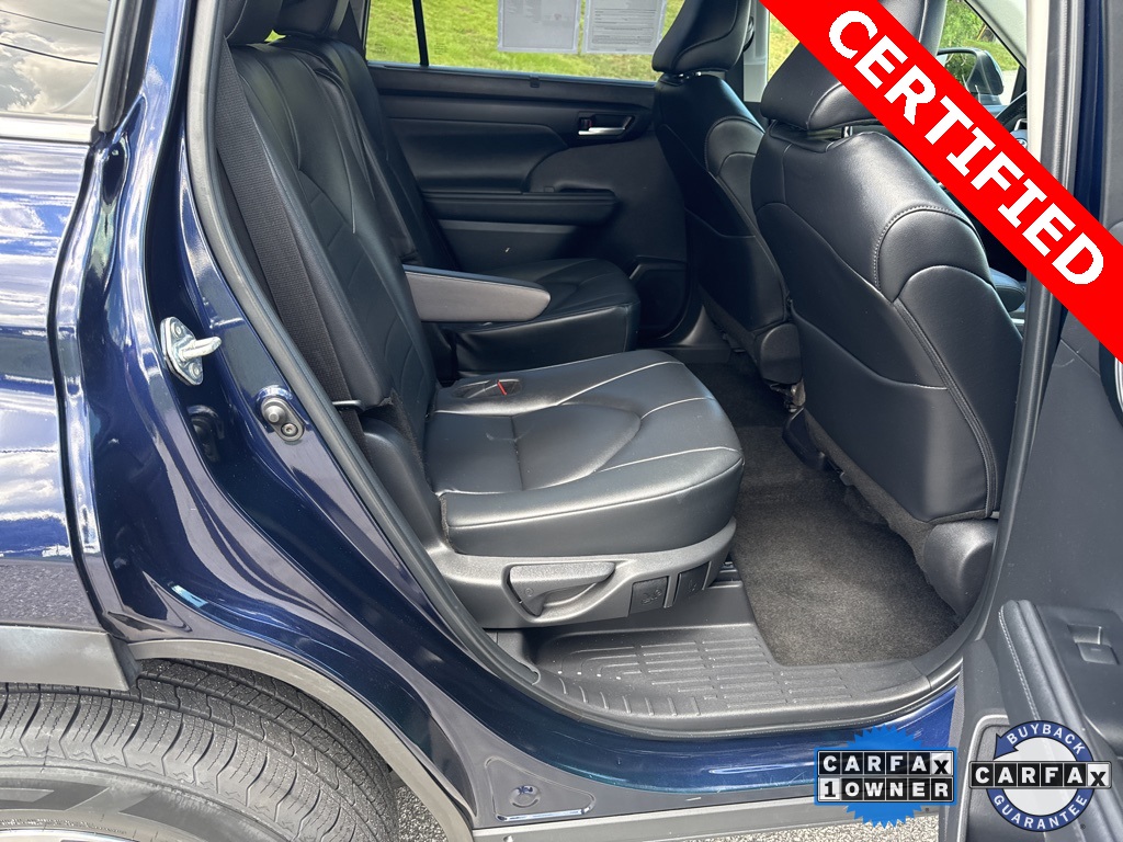 Vehicle image 10 of 16