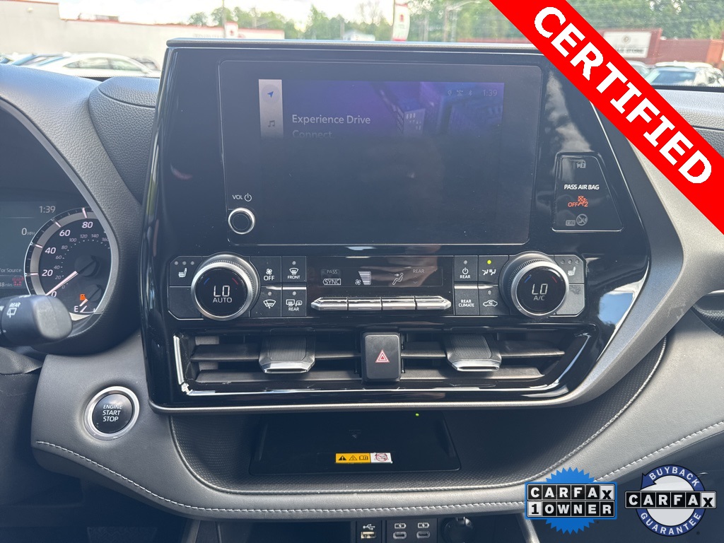 Vehicle image 13 of 16