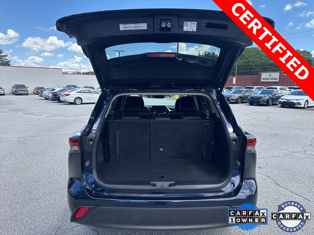 Vehicle image 8 of 16