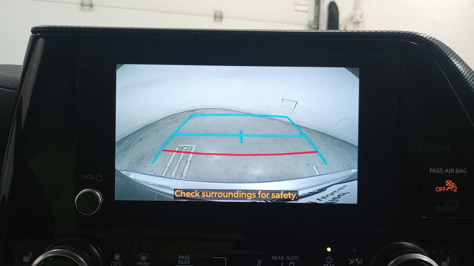 Vehicle image 26 of 33