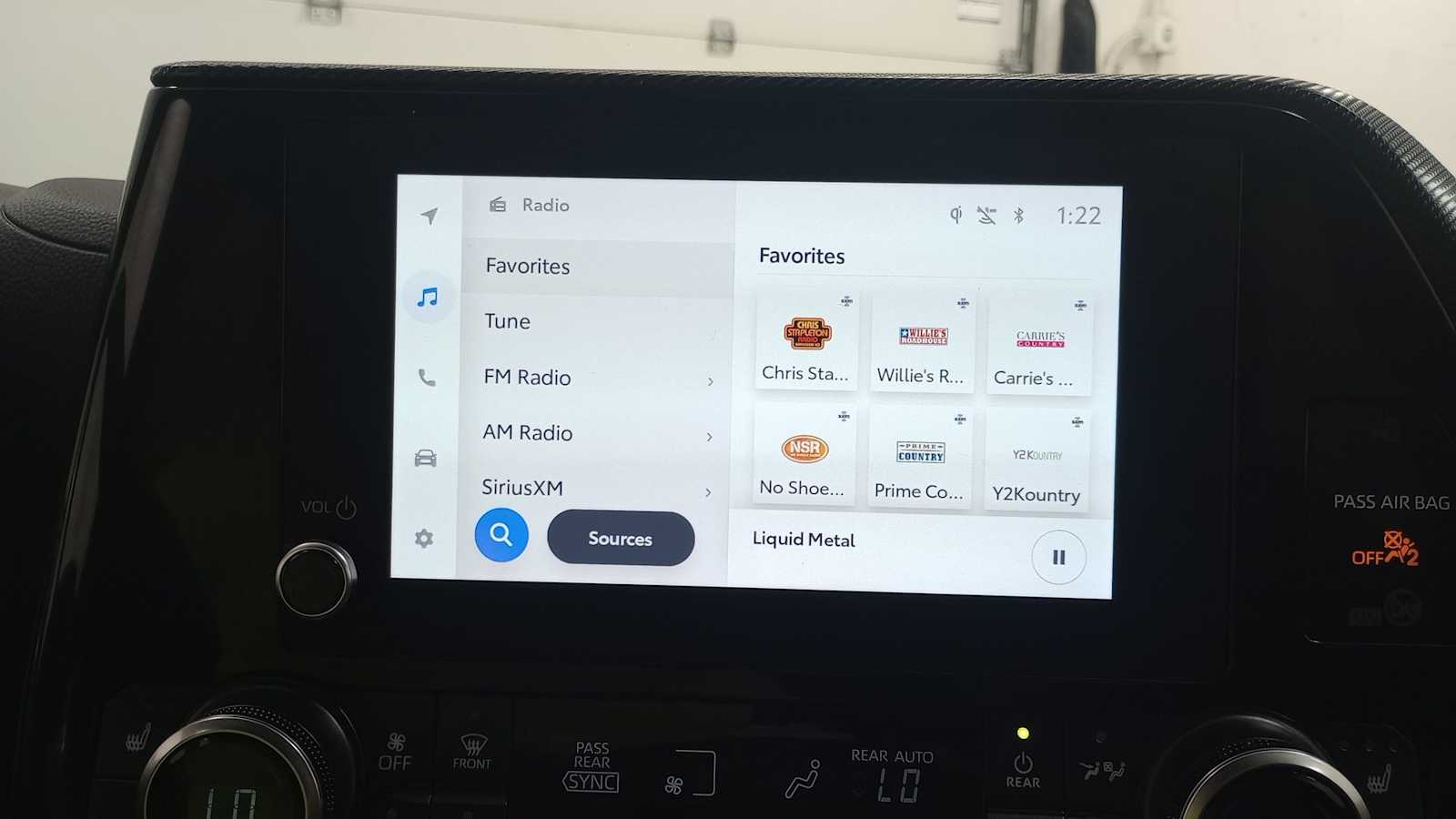 Vehicle image 25 of 33