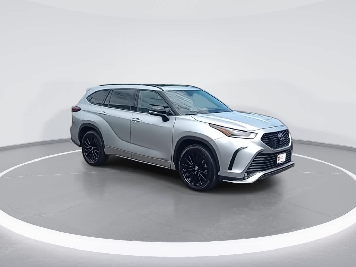 Vehicle image 4 of 33