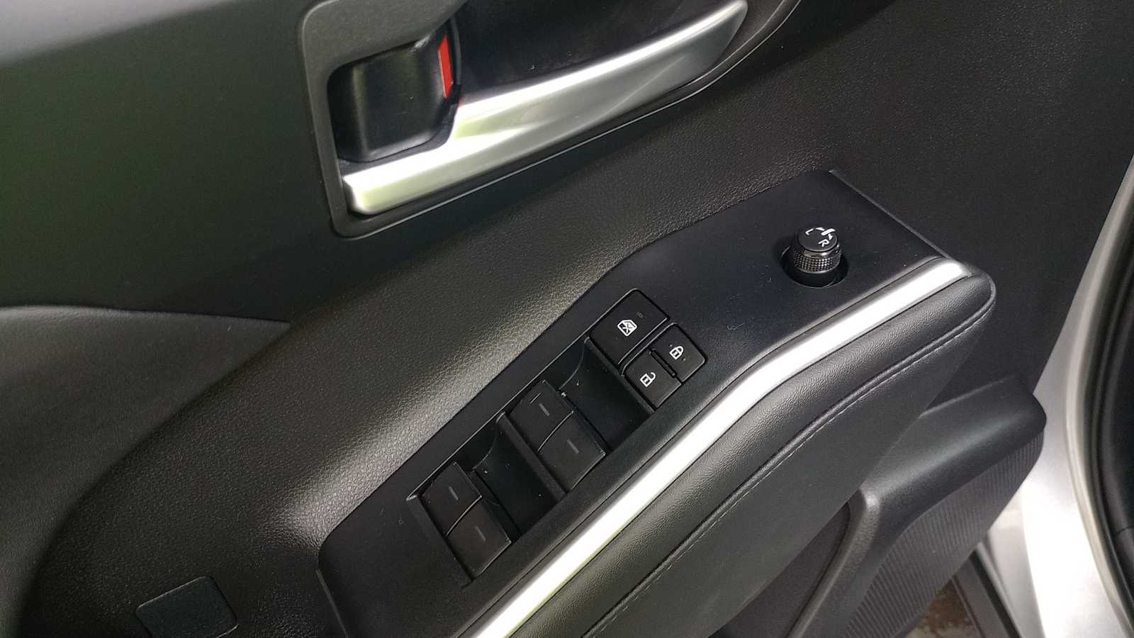 Vehicle image 32 of 33