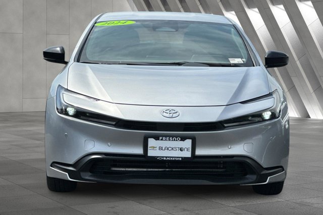 Vehicle image 2 of 27