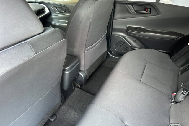 Vehicle image 12 of 27