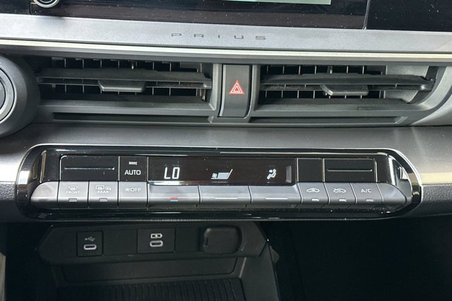Vehicle image 19 of 27