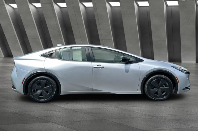 Vehicle image 5 of 27