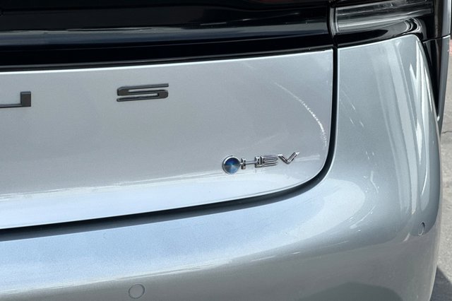 Vehicle image 25 of 27