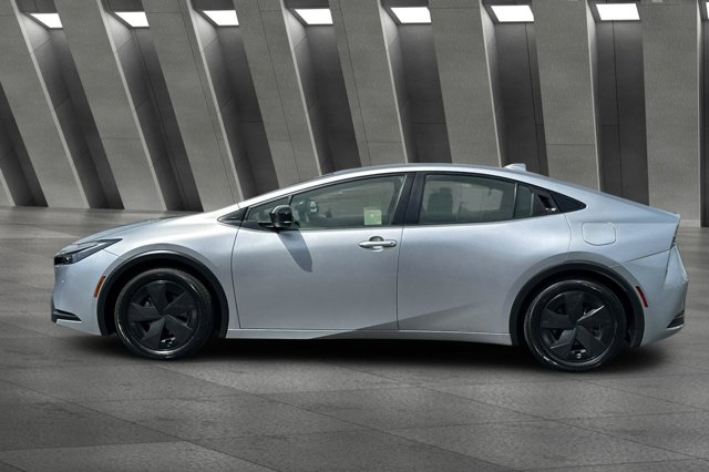 Vehicle image 9 of 27