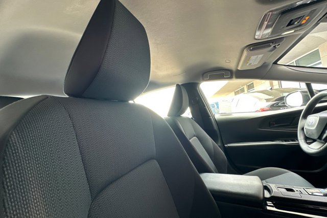 Vehicle image 16 of 27