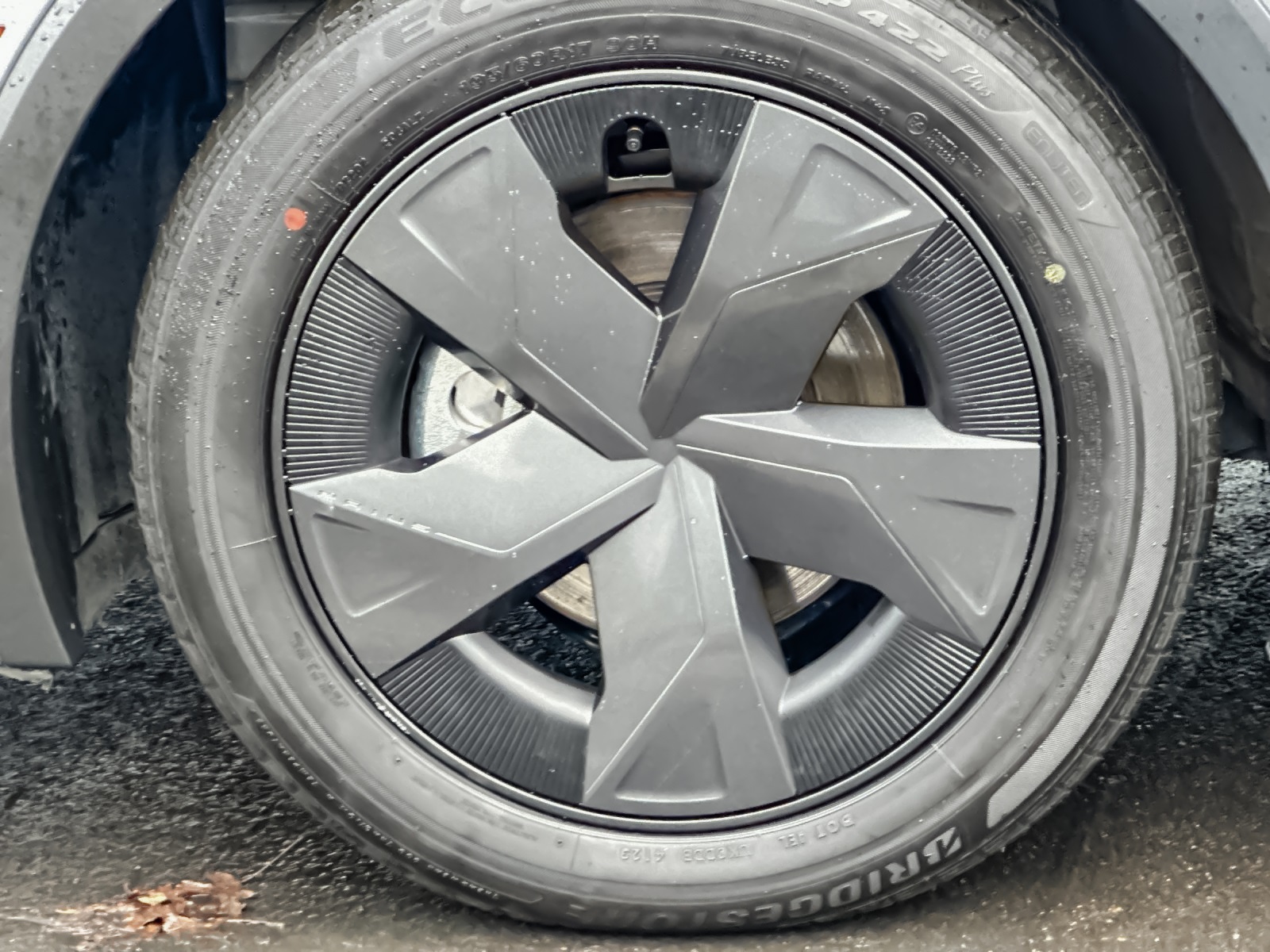 Vehicle image 26 of 29