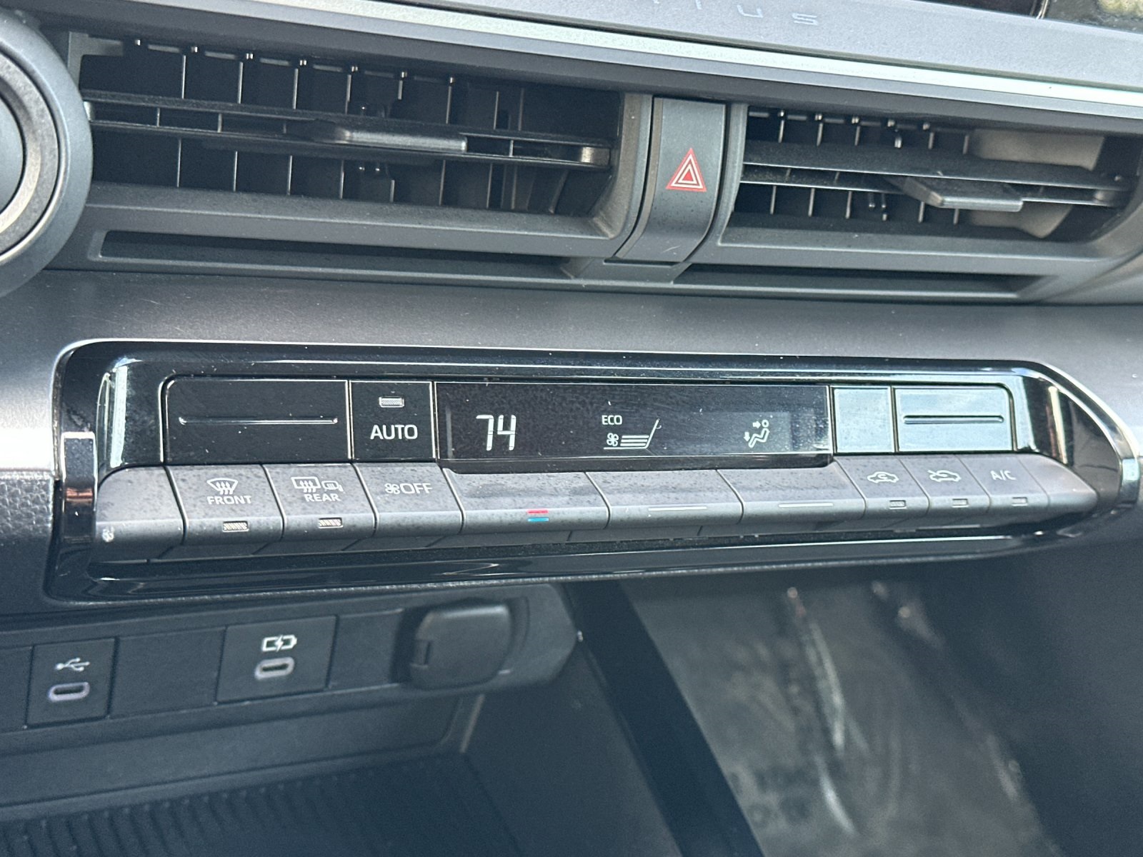Vehicle image 20 of 29