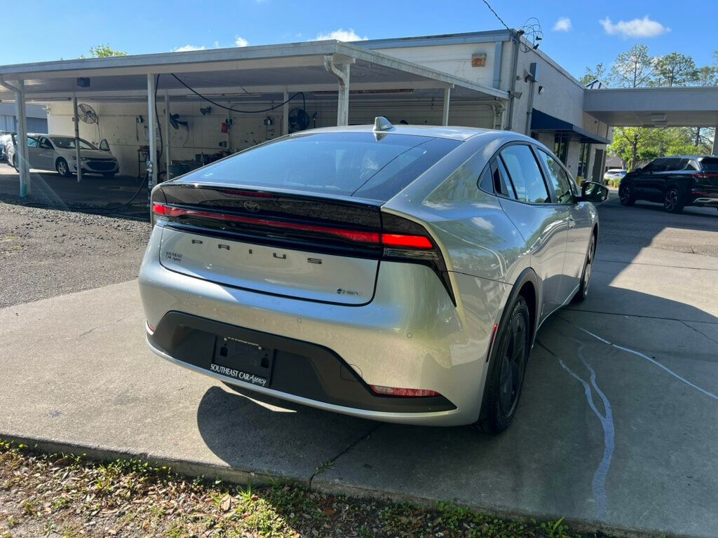 Vehicle image 2 of 10