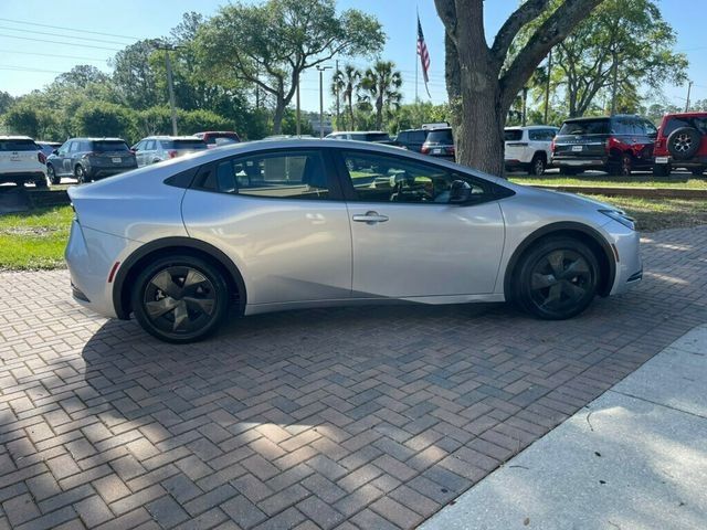 Vehicle image 3 of 18