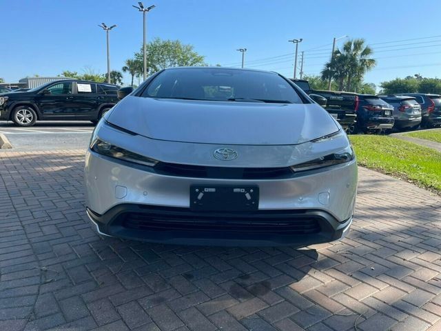 Vehicle image 16 of 18
