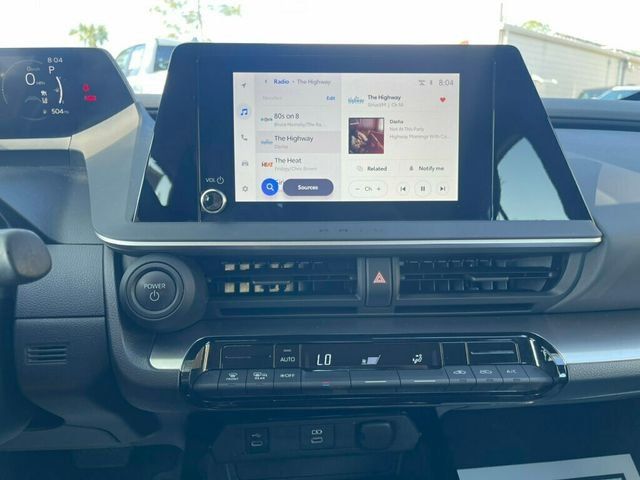 Vehicle image 13 of 18