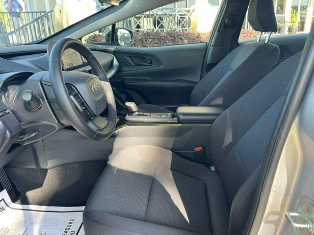 Vehicle image 11 of 18