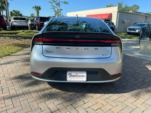 Vehicle image 5 of 18
