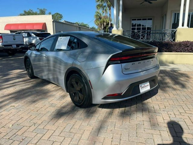 Vehicle image 6 of 18