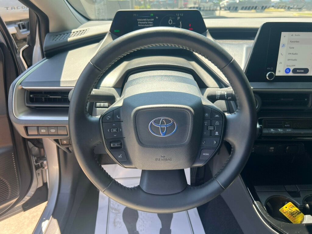 Vehicle image 6 of 10