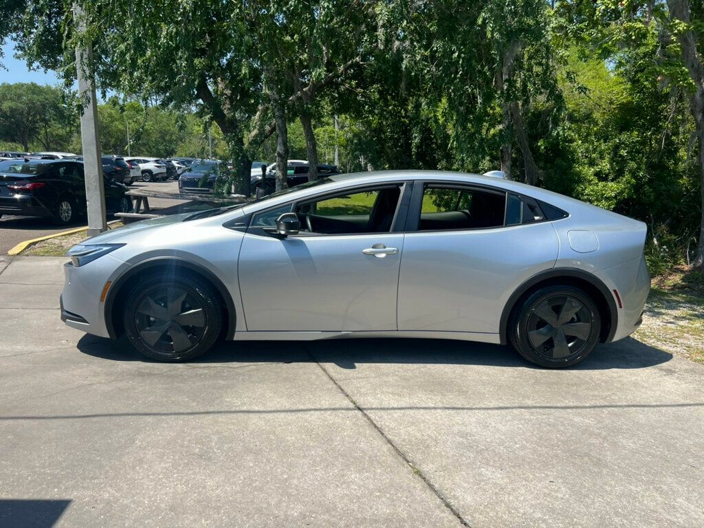 Vehicle image 3 of 10