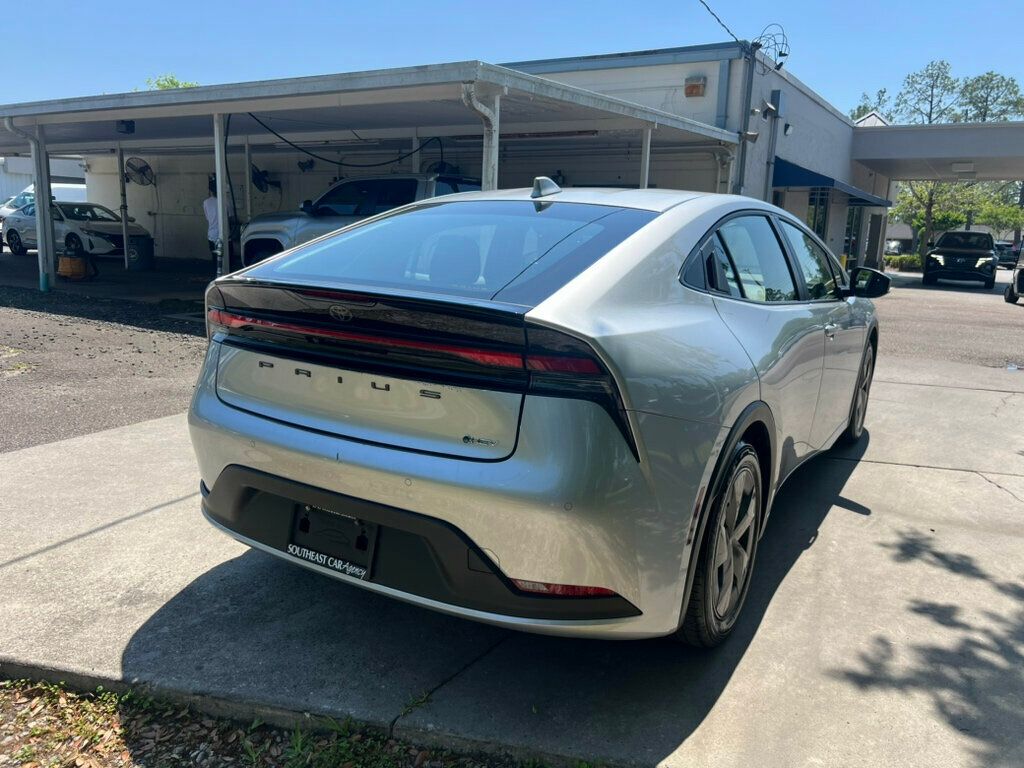 Vehicle image 2 of 10