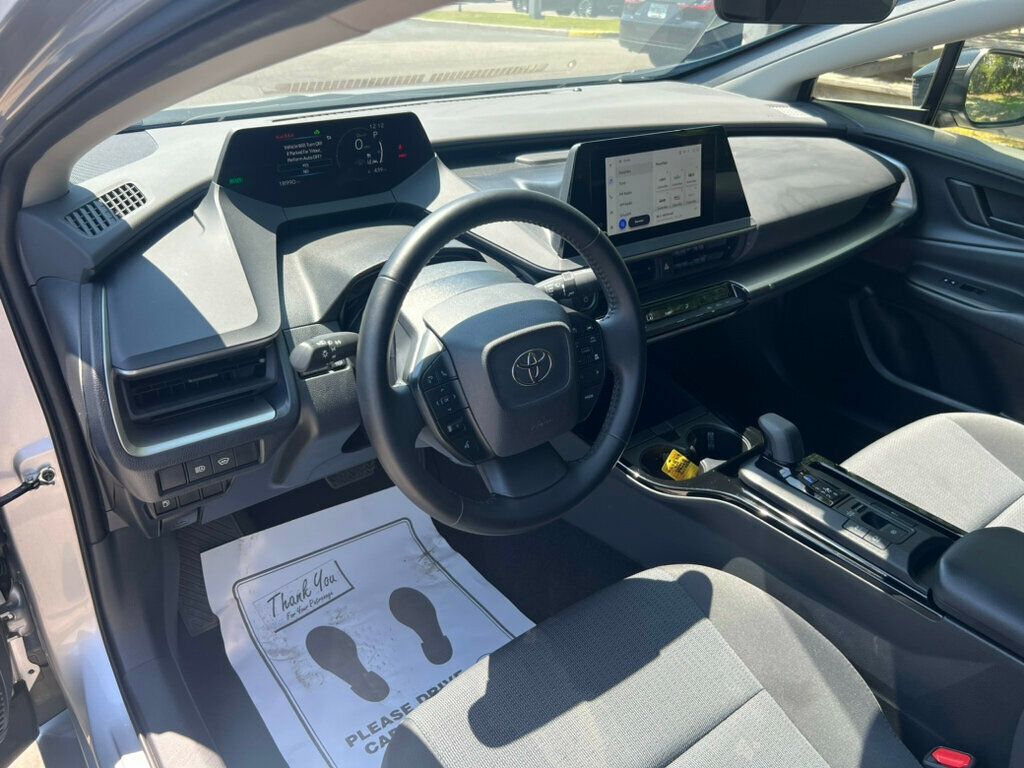 Vehicle image 4 of 10