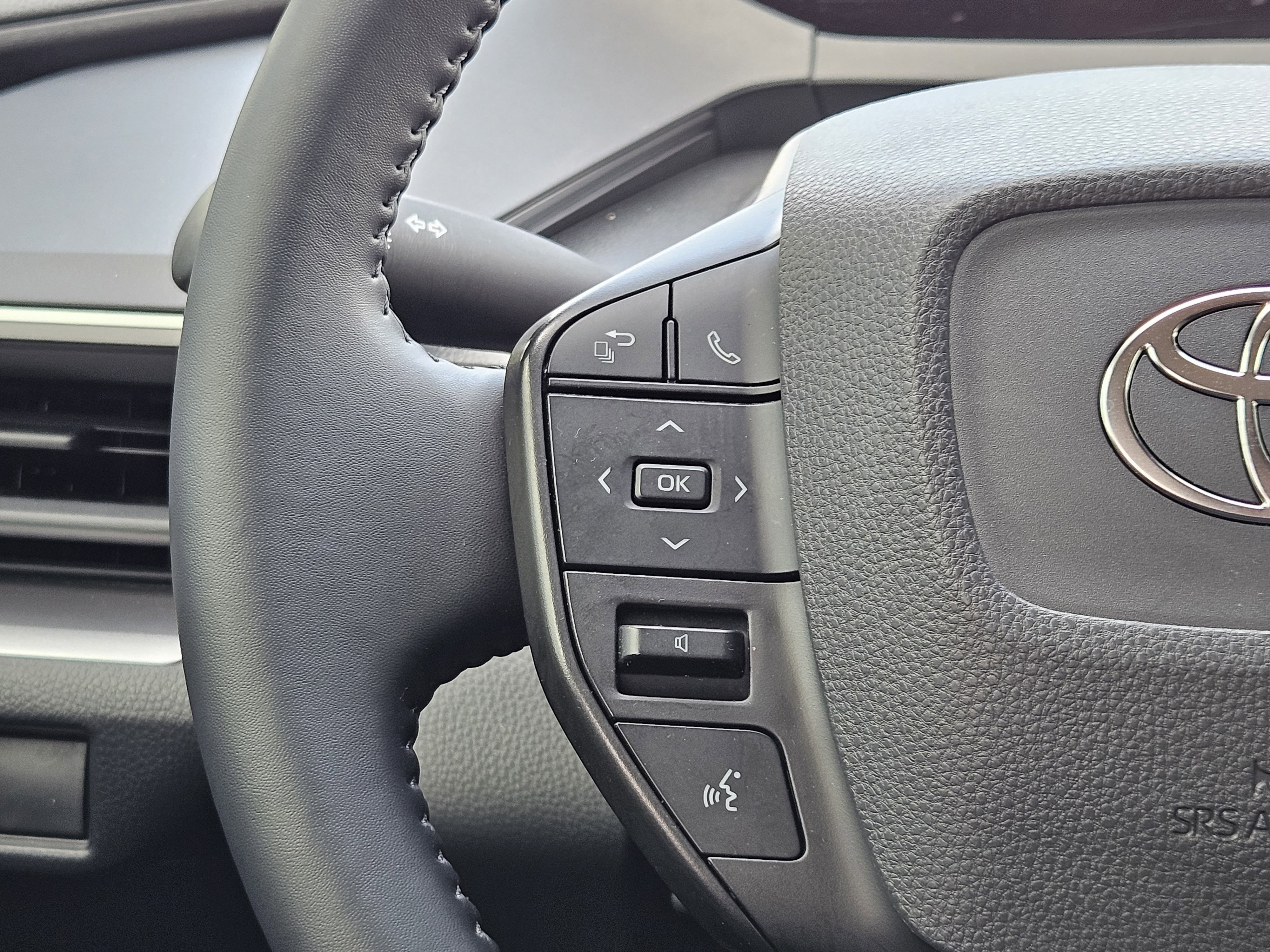 Vehicle image 19 of 22