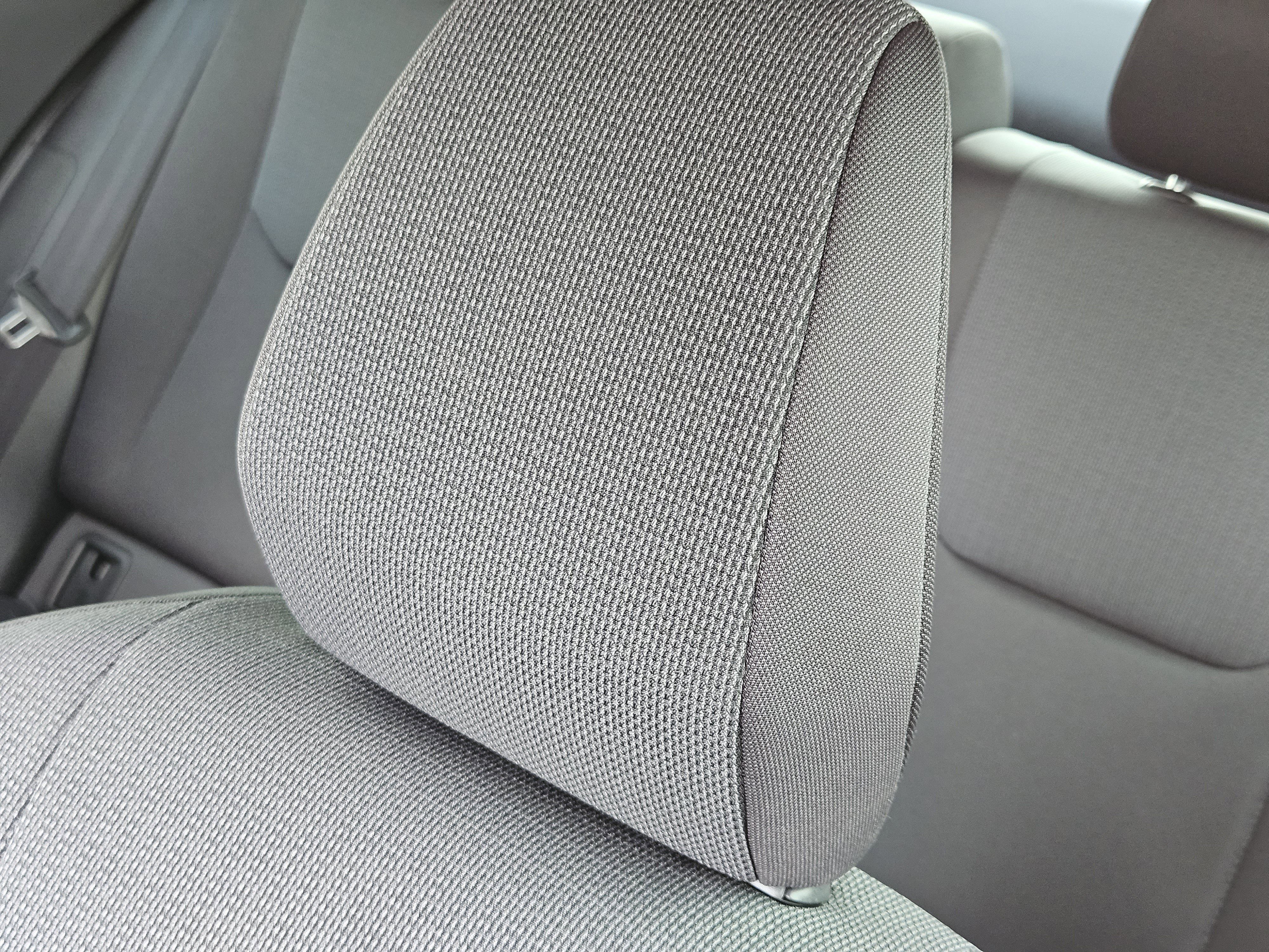 Vehicle image 10 of 22