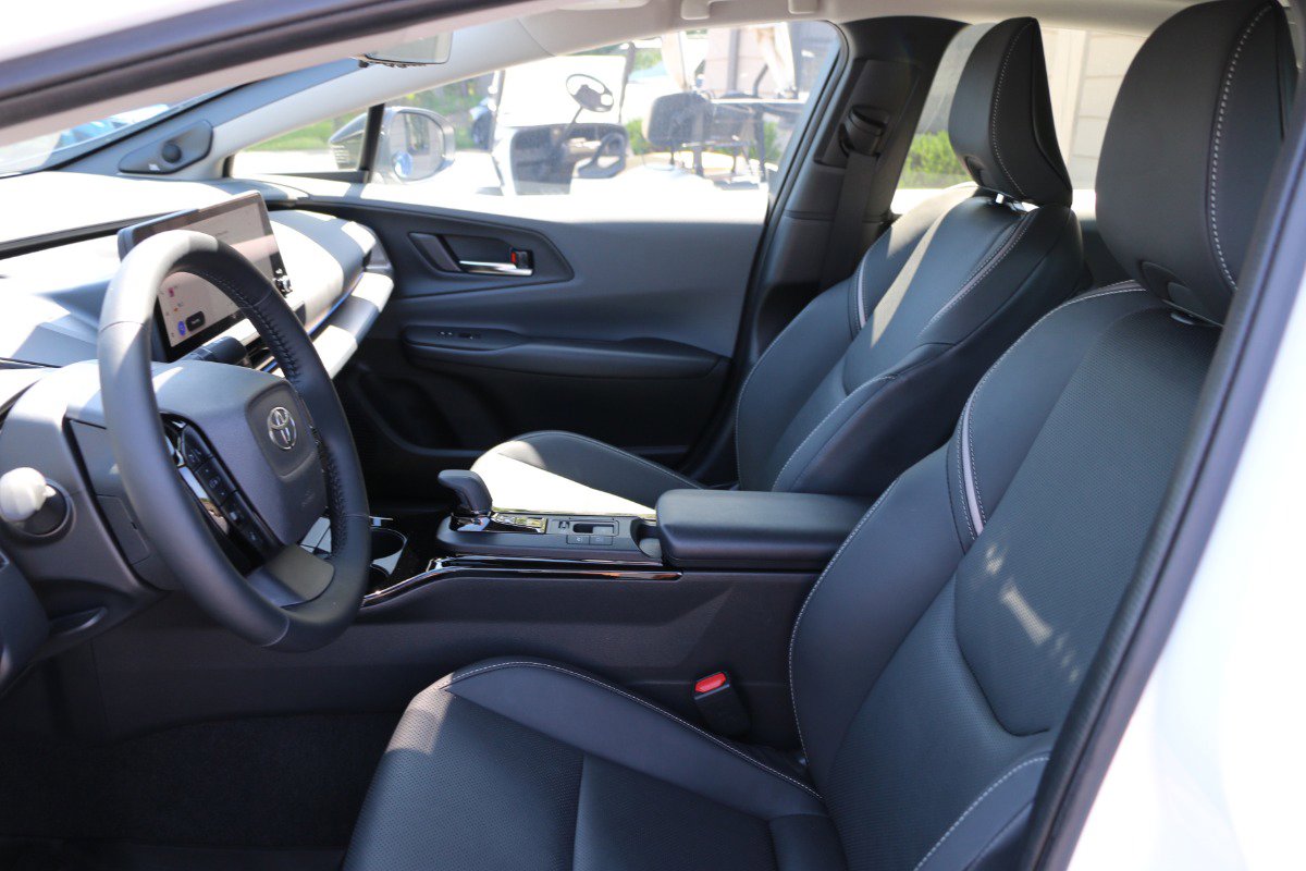 Vehicle image 12 of 38